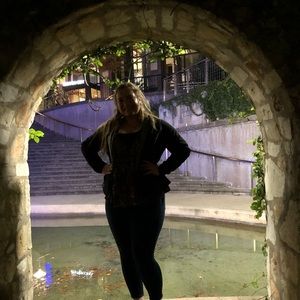 Meet your Posher, Carly